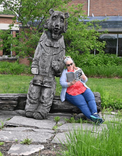 ReadingOutside-large